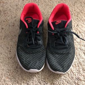 Girls Nike Tanjun Size 4